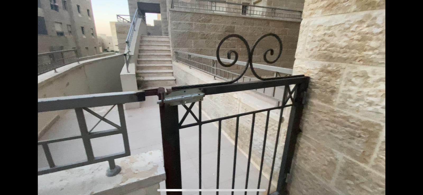 بيت للبيع في روابي