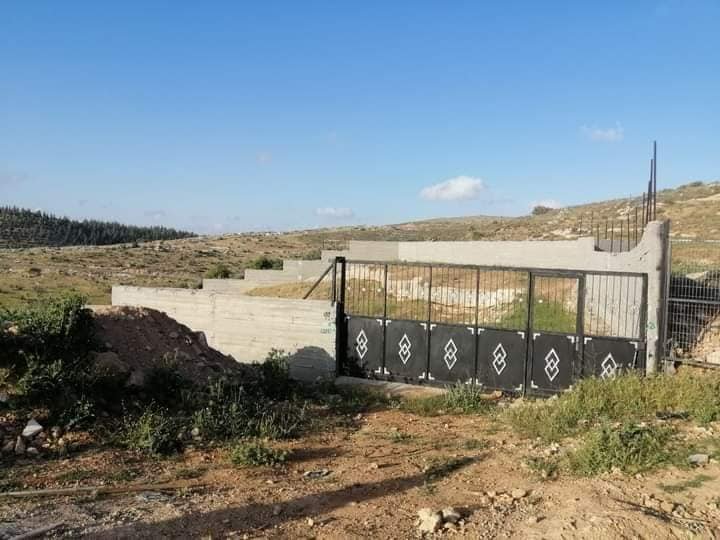  قطعة أرض في موقع حيوي 
