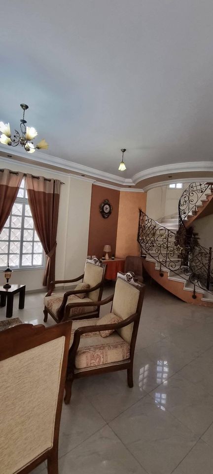 منزل للبيع بالقرب مدرسة عبد الرحمن