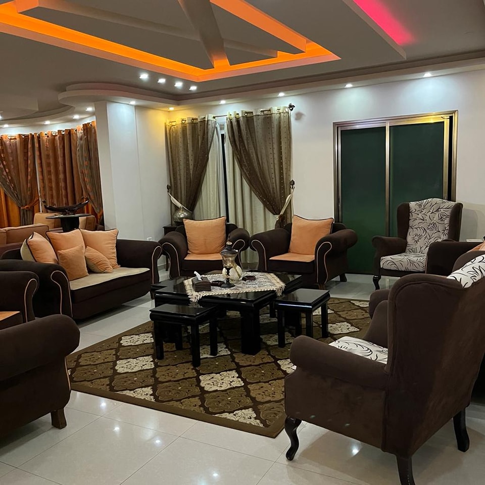 شقة للبيع مقابل التأمين والمعاشات