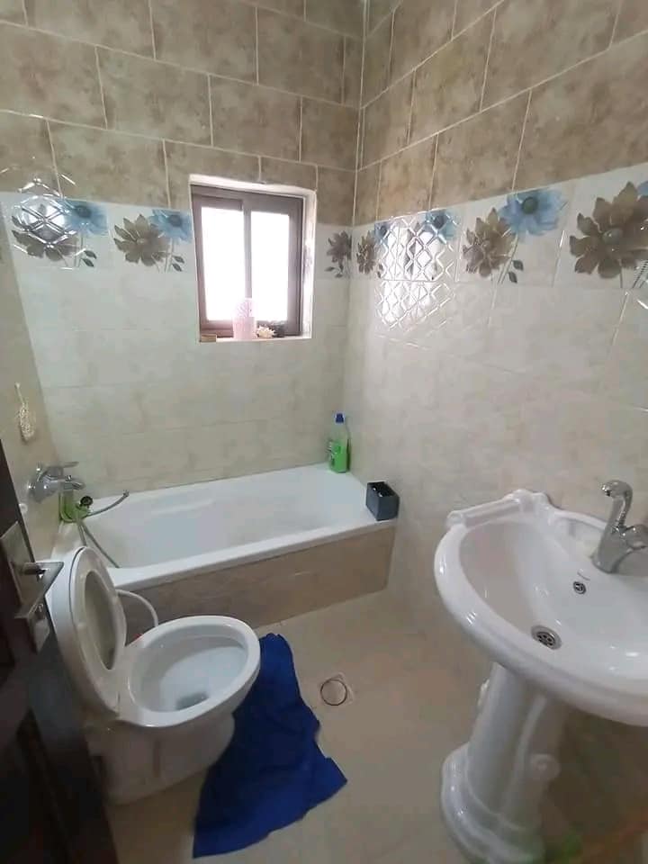 شقة جاهزة للسكن الفوري مقابل مسبح الصنوبر