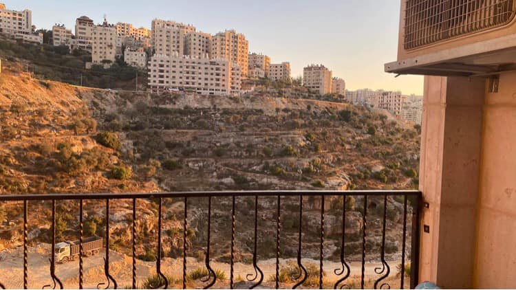 شقة للبيع بالقرب من جامعة القدس المفتوحه 