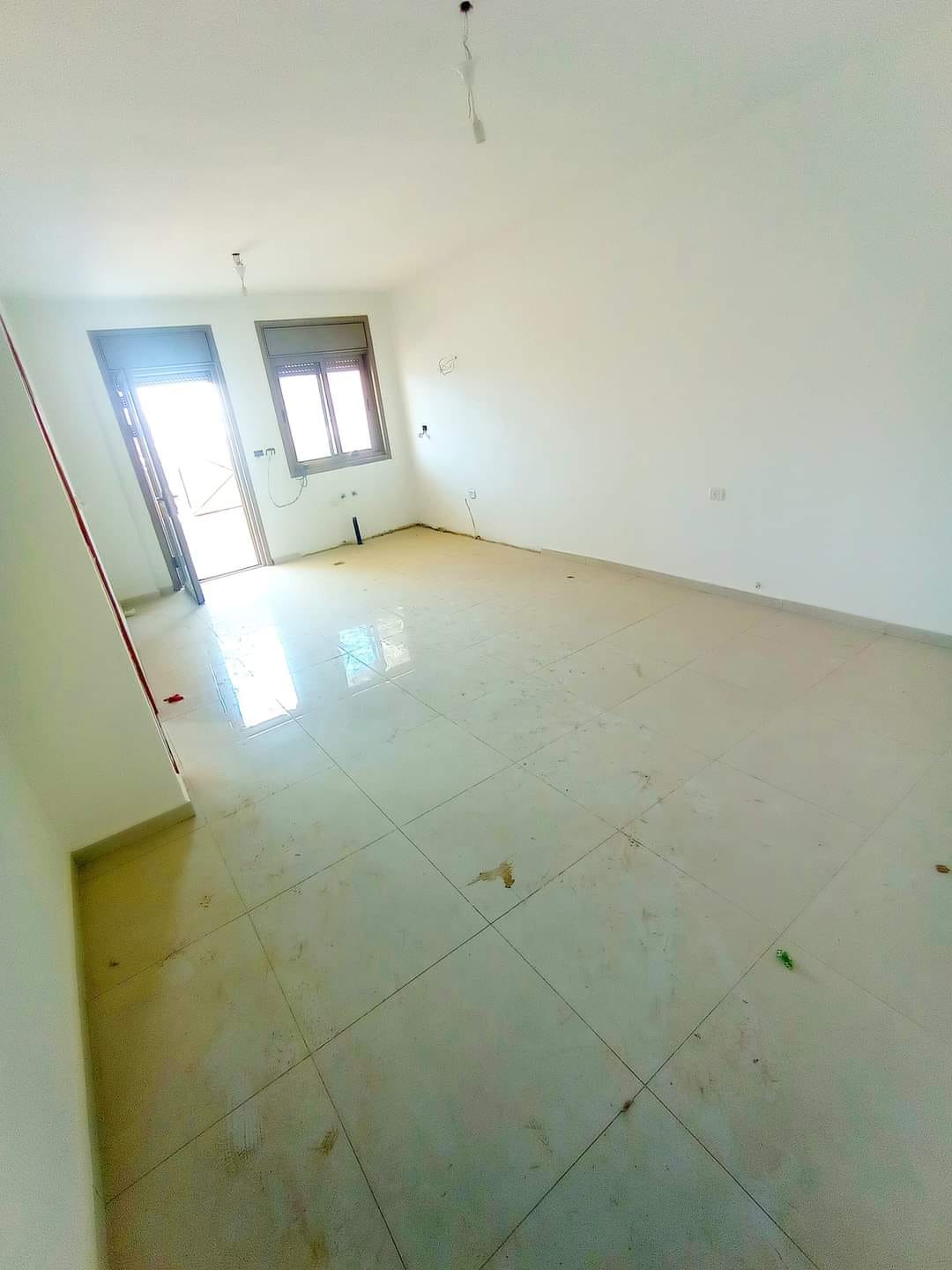  شقة جاهزة للسكن بجانب العياده البيطريه