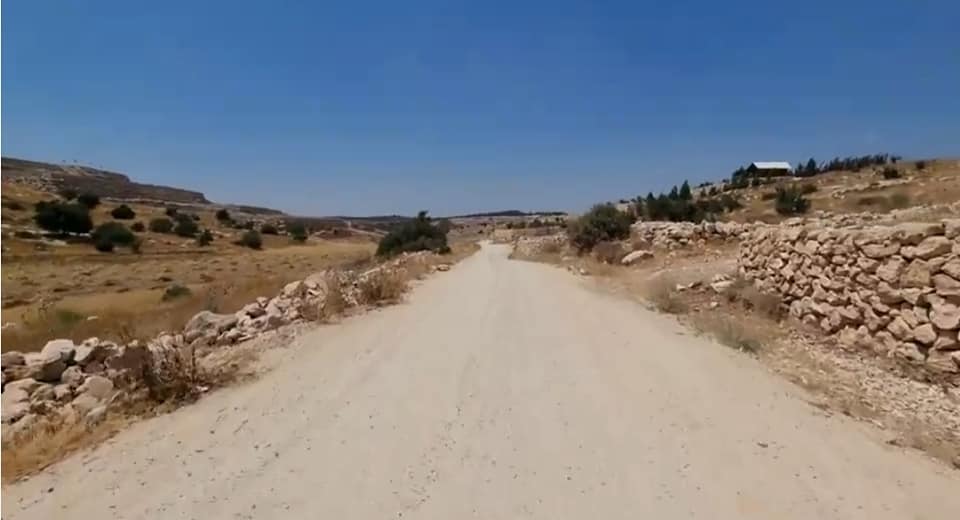أرض للبيع  تصلح لعدة مشاريع