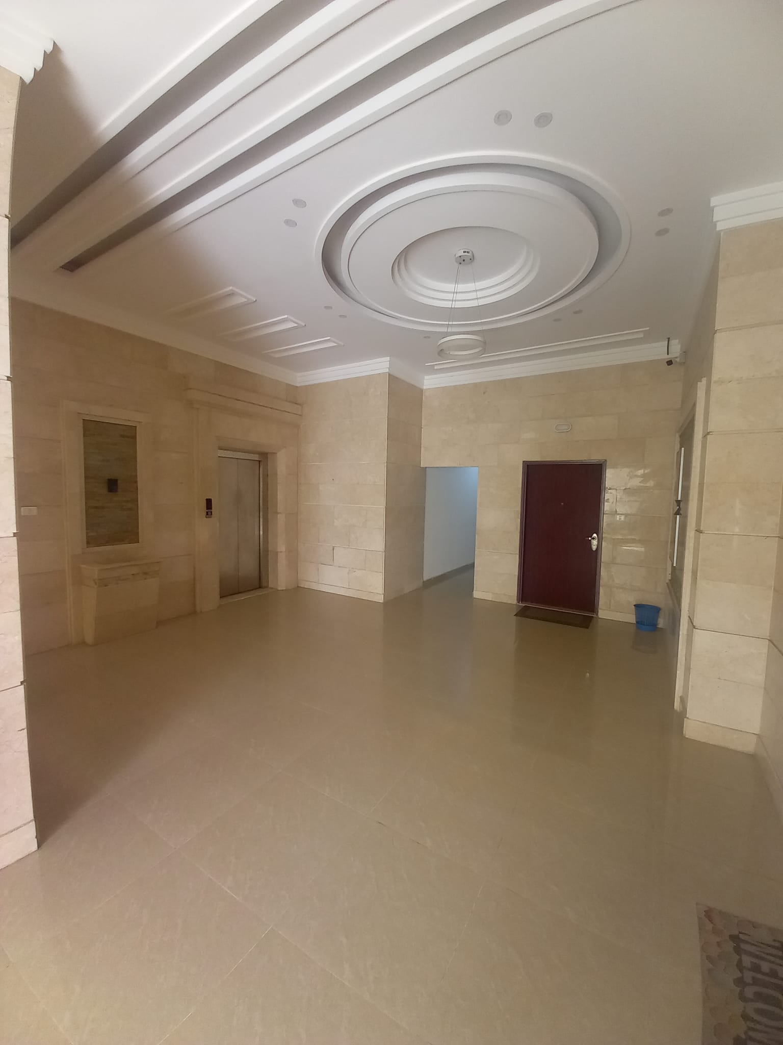 شقة أرضية مشطبة للبيع 
