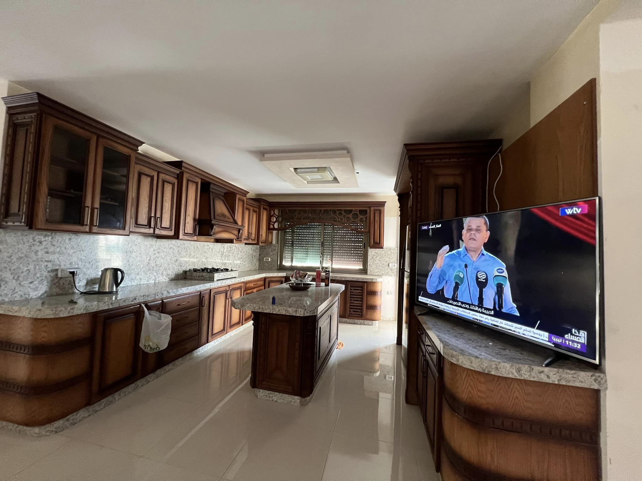روف مفروش للإيجار