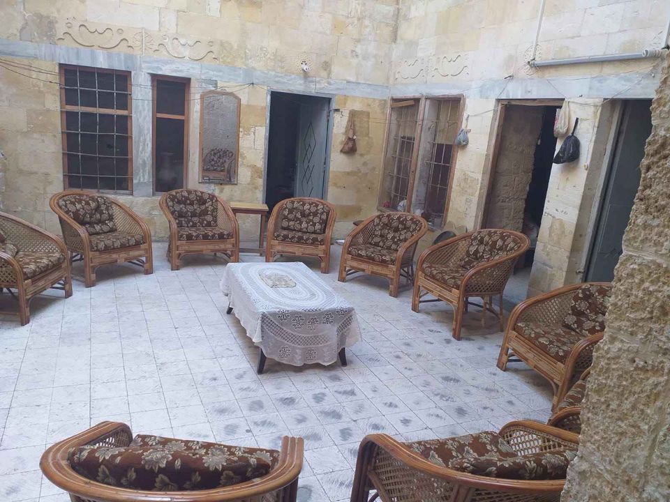 بيت أثري للبيع  بجوار بيت ستي 