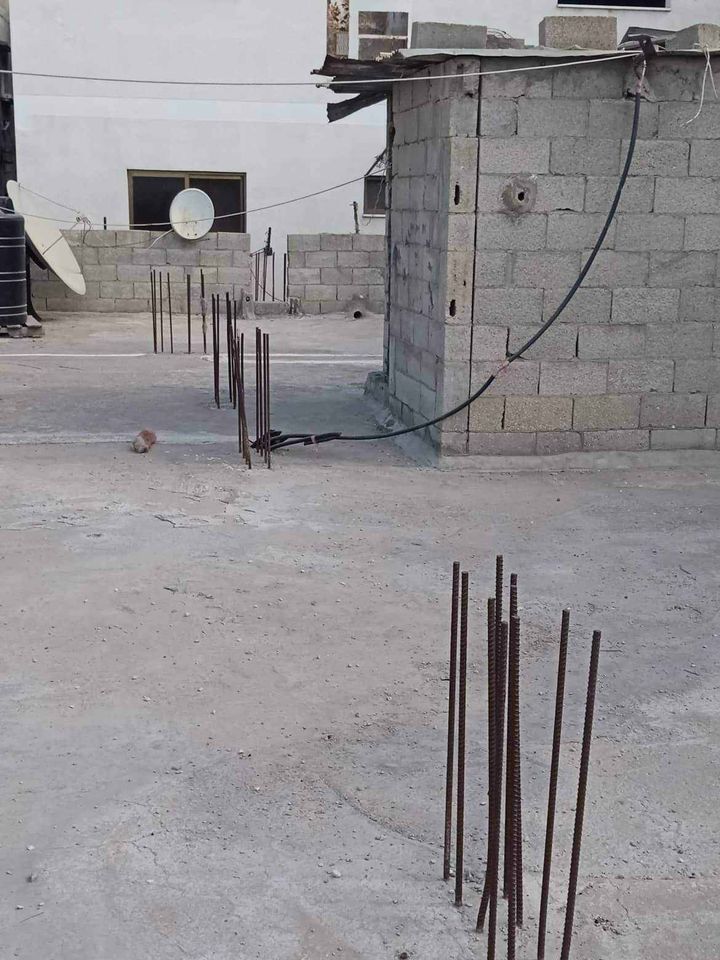 منزل للبيع على الشارع العام