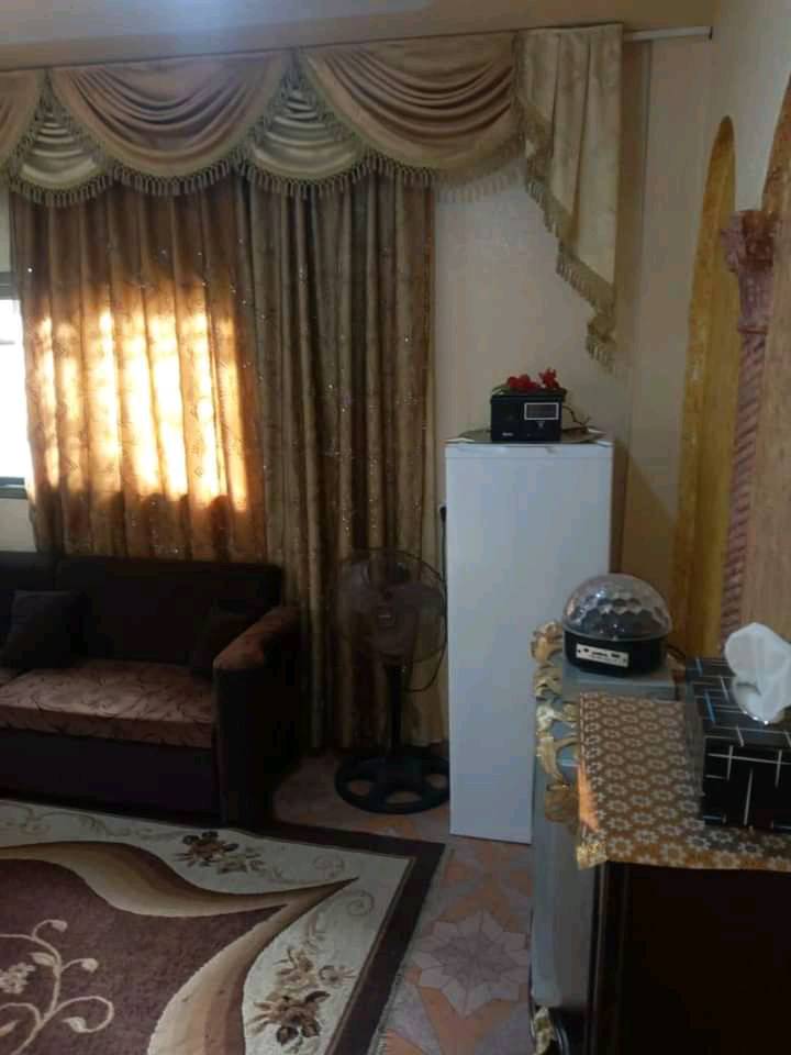 منزل فاخر للبيع بالقرب من صاله الامارات