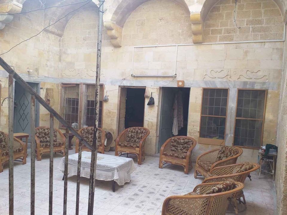 بيت أثري للبيع  بجوار بيت ستي 