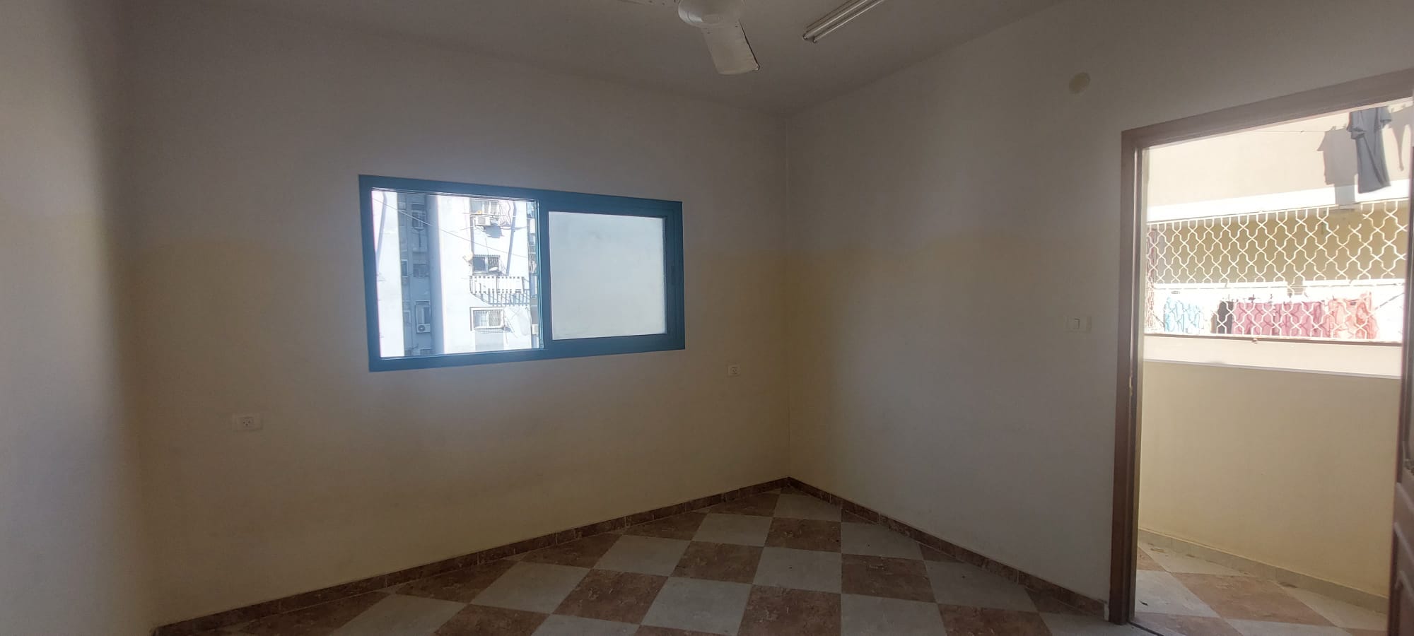 شقة للبيع قرب برشلونة