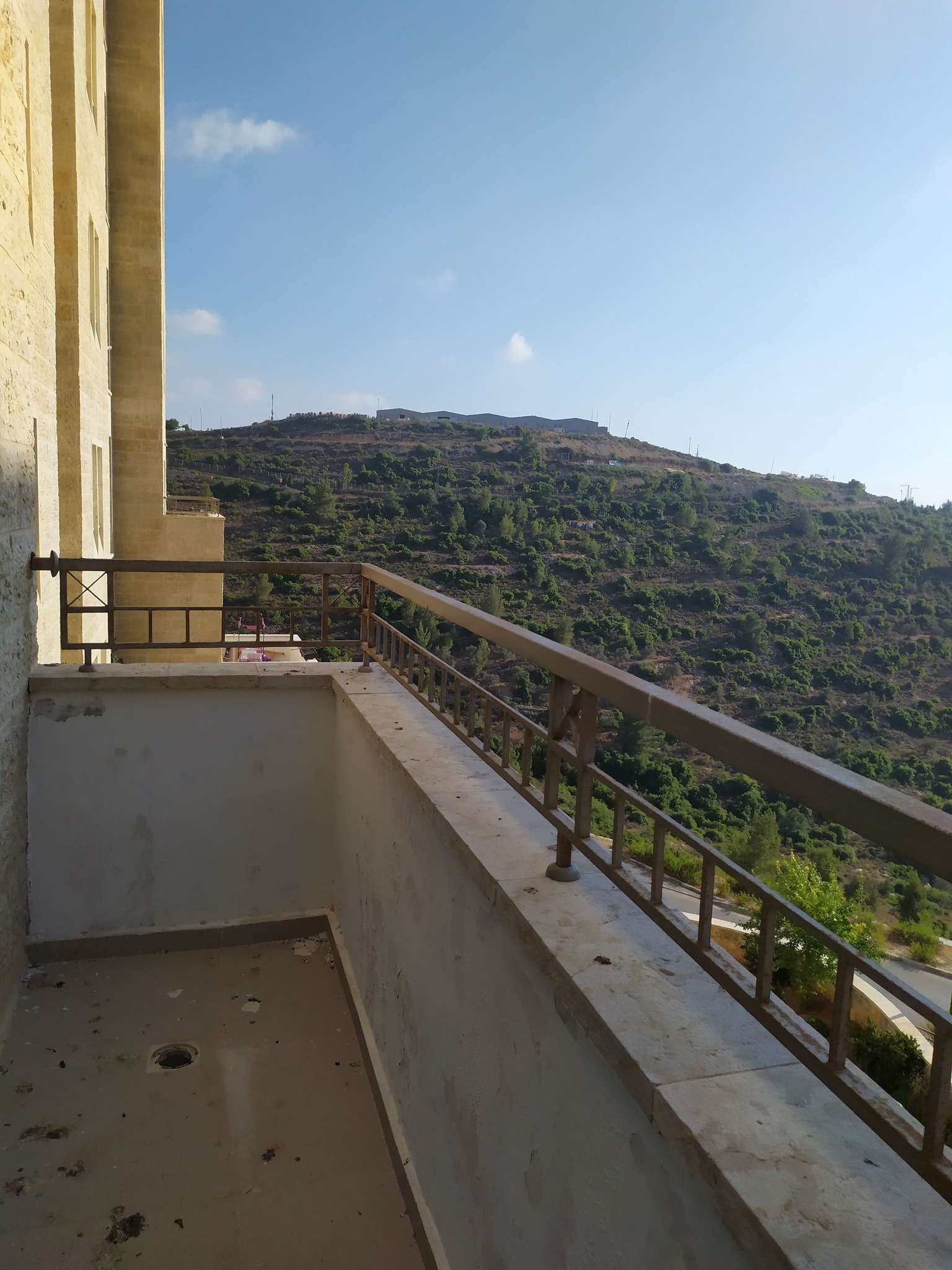شقة جديدة للبيع في عمارة مميزة حديثة