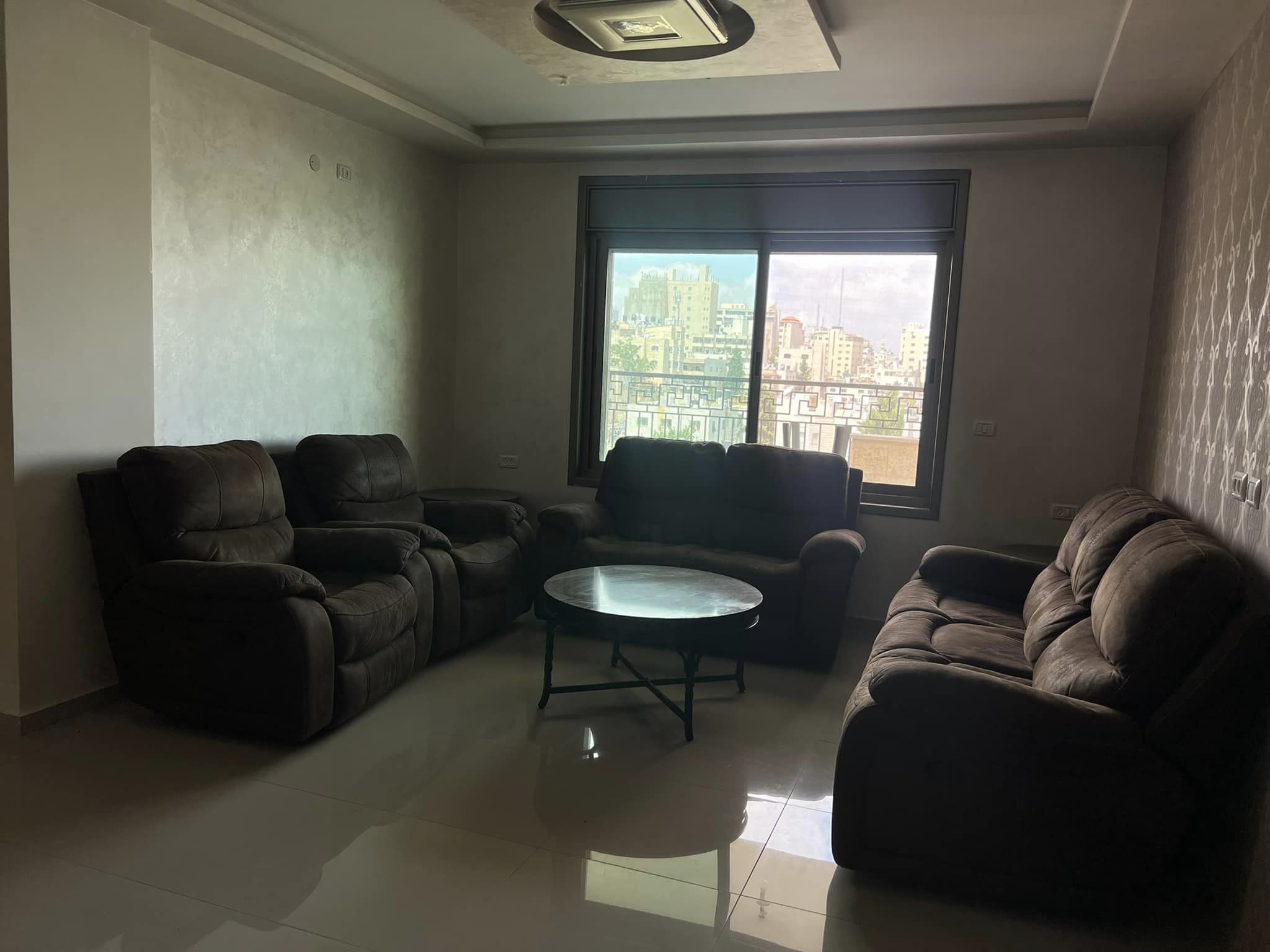 روف مفروش للإيجار
