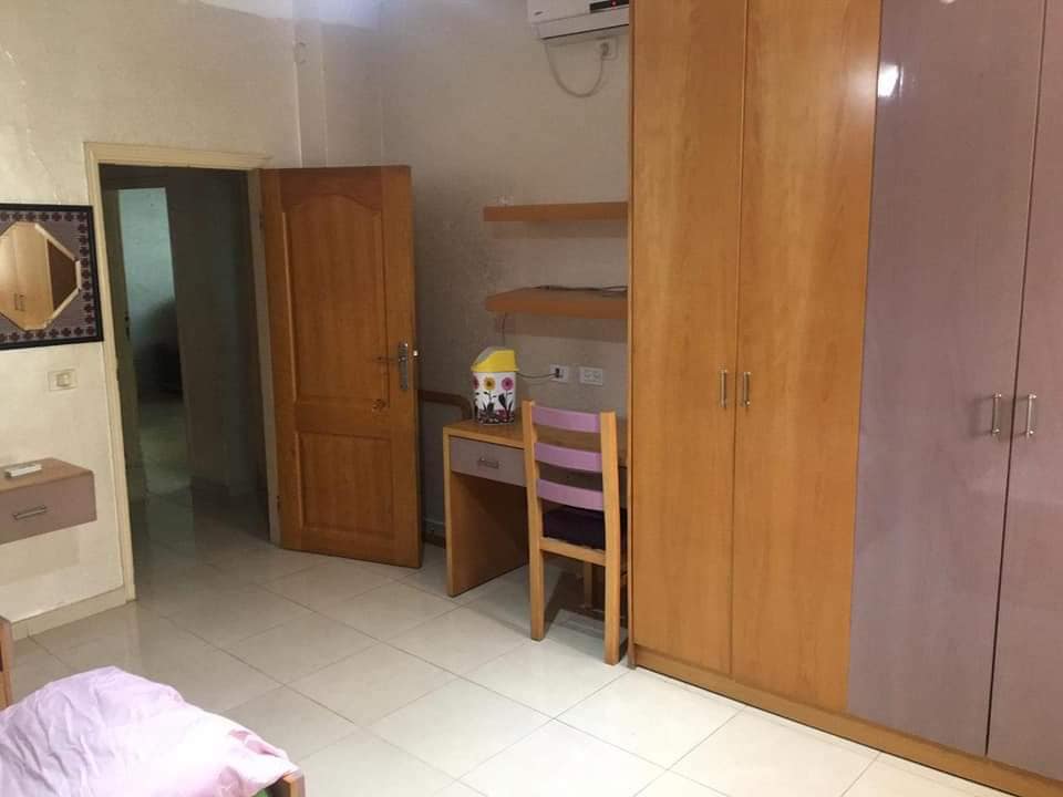 شقة مفروشة للإيجار قرب شرطة الضواحي