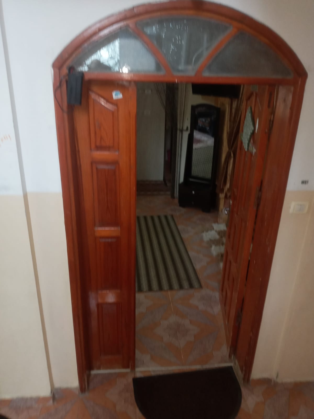 بيت للبيع قريب من صالة الامارات 