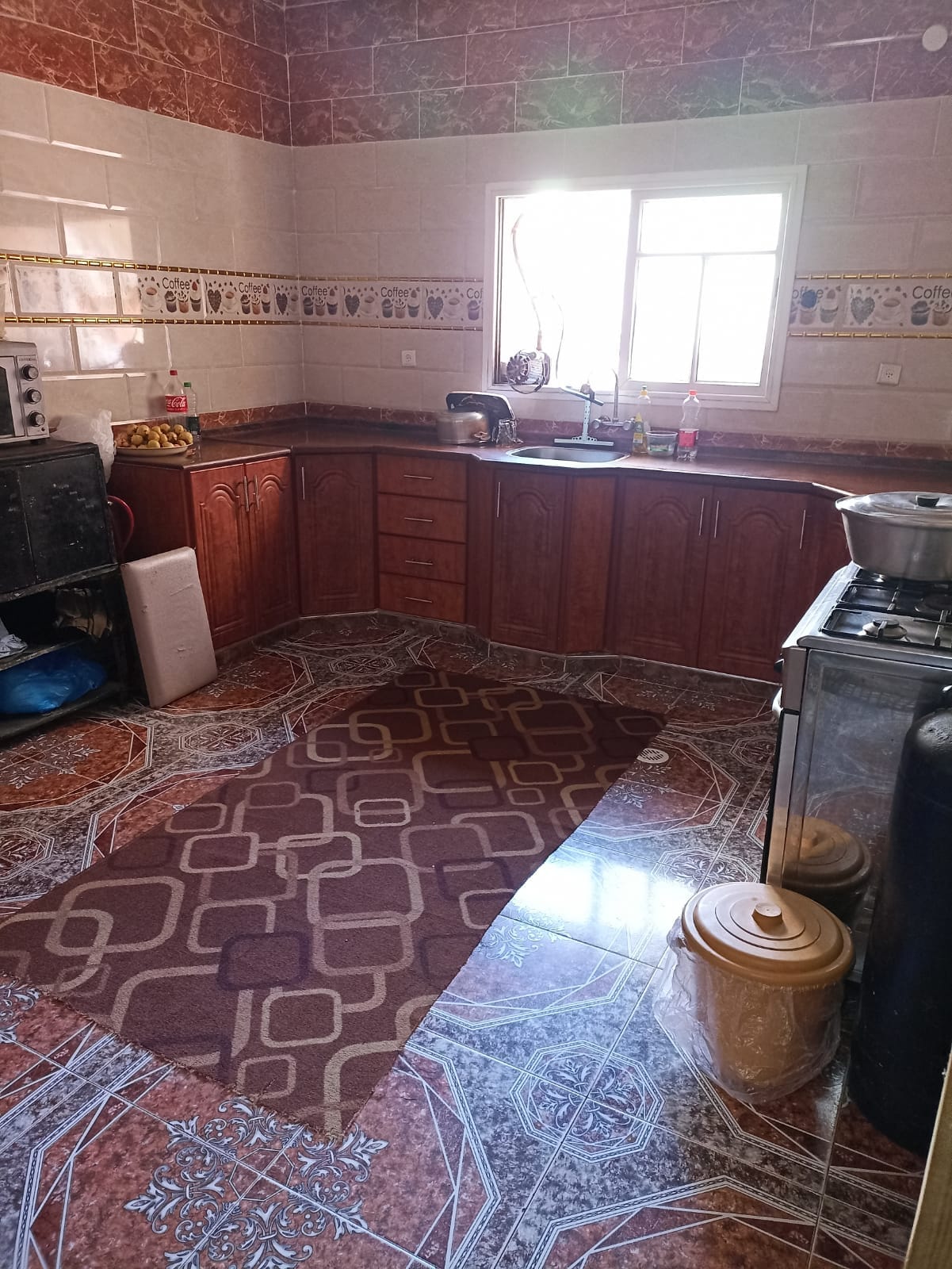 بيت للبيع في البلد