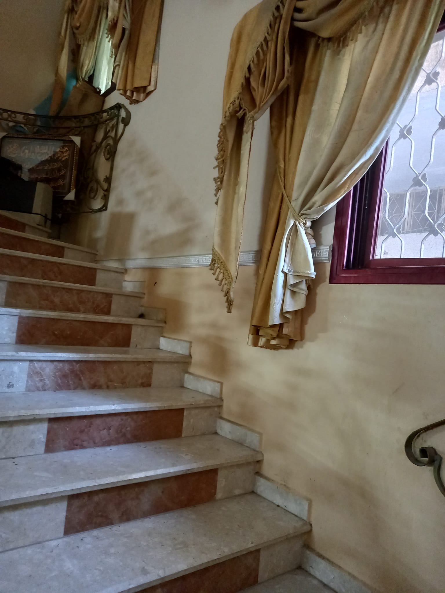 منزل سوبر لوكس للبيع بالقرب من المصلبة 