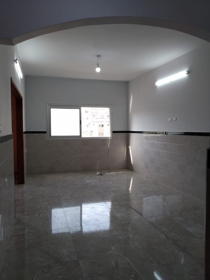 شقة سكنية للإيجار مقابل مخبز عجور 