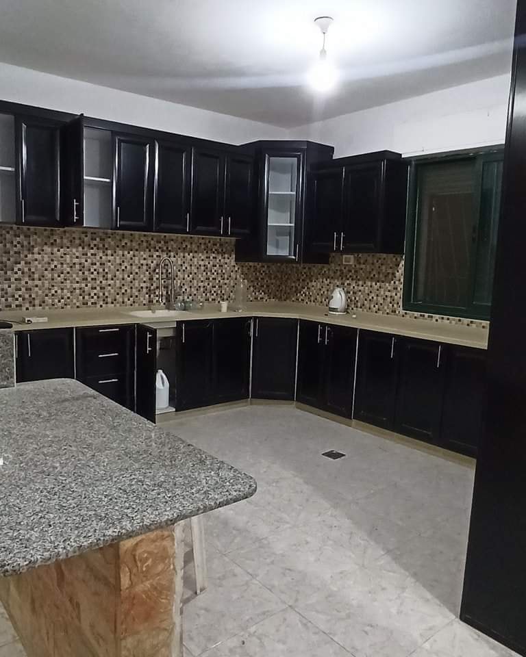 شقه غير مسكونة من قبل للبيع 