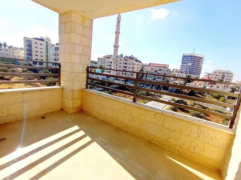 شقه للبيع بالقرب من مسجد الكوثر