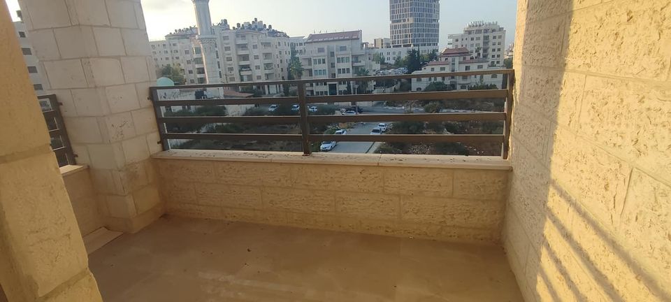شقه للبيع بالقرب من برج عمار