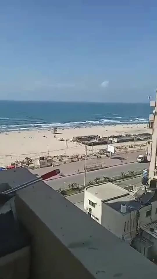 شقه للبيع  في برج الشام  مقابل النادي البحري