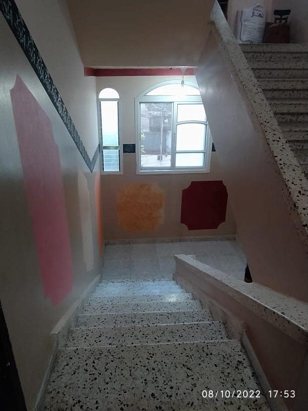 بيت وأرض للبيع