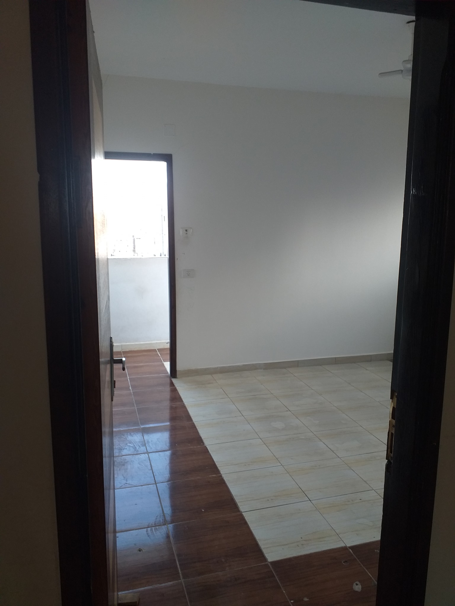  شقة للإيجار في عمارة سكنية بالقرب من جامع التقوى