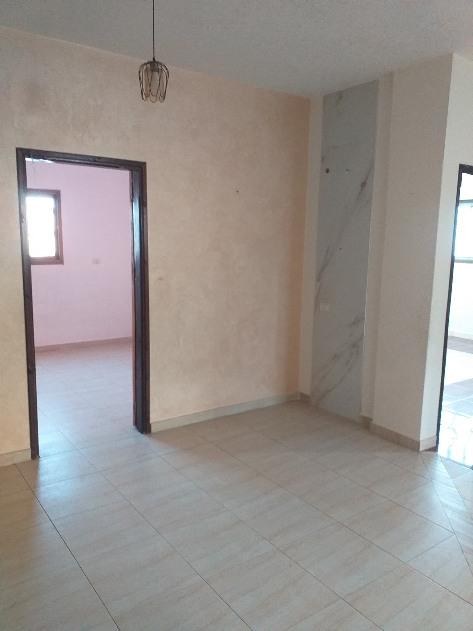  شقة للإيجار في عمارة سكنية بالقرب من جامع التقوى
