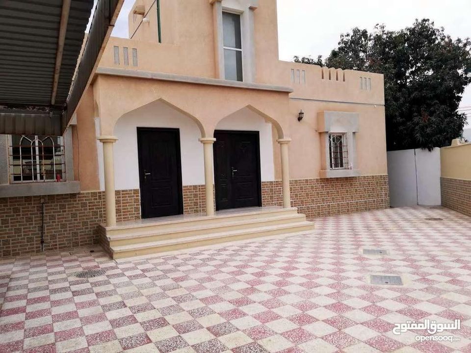دار للبيع  بجانب مسجد الاستجابة