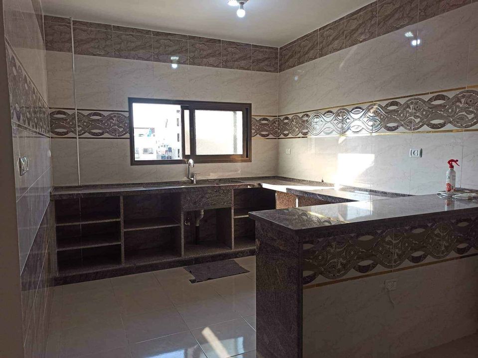 شقق للبيع خلف محطة الغول للبترول
