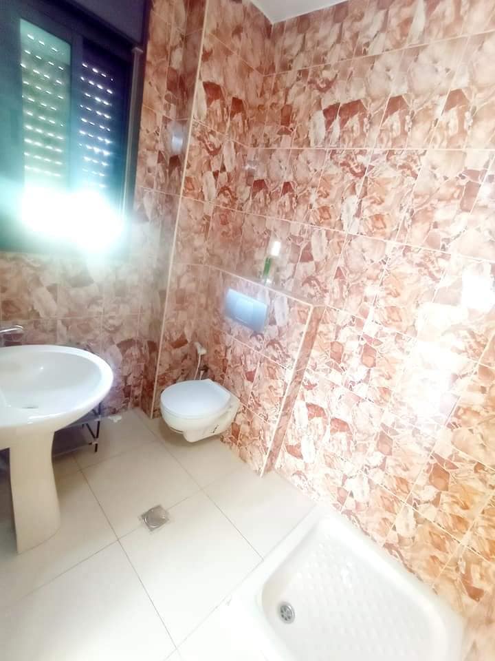 شقة للبيع مقابل مسبح الصنوبر 
