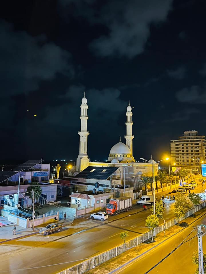 شقة للبيع إطلالة مباشرة على البحر 