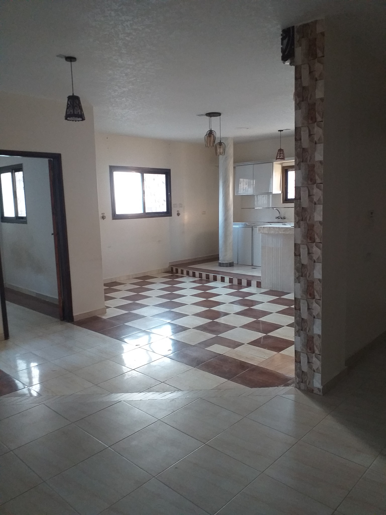  شقة للإيجار في عمارة سكنية بالقرب من جامع التقوى