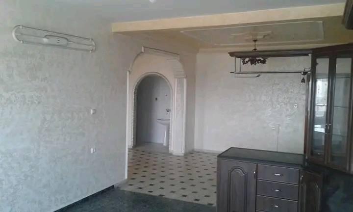 شقه للإيجار بجوار دار الحكمه 