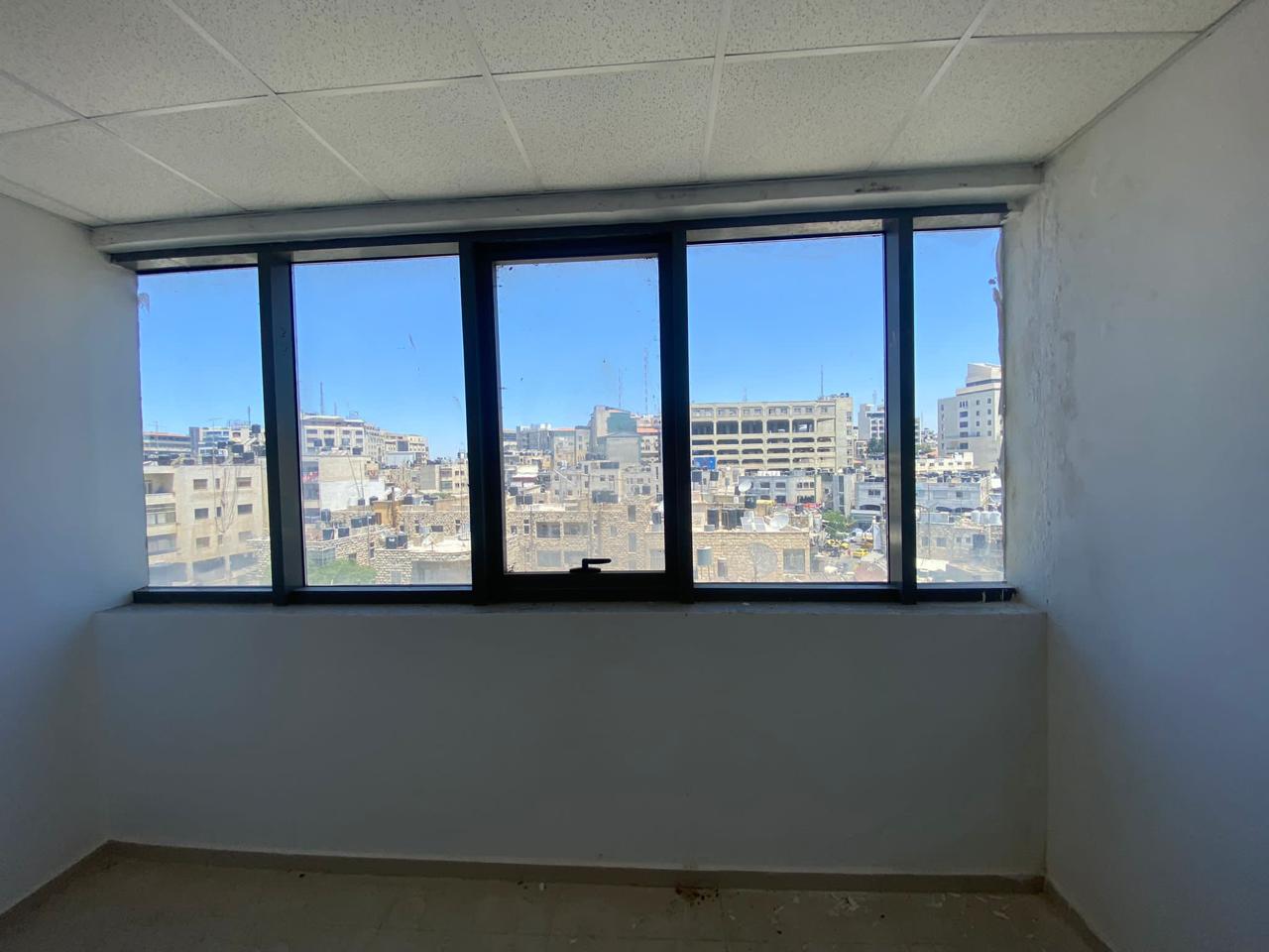 محل للإيجار وسط المدينة