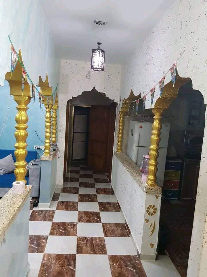 منزل للبيع  أول شارع السلام 