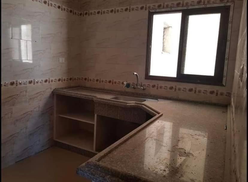  شقتين للإيجار بعماره جديده 