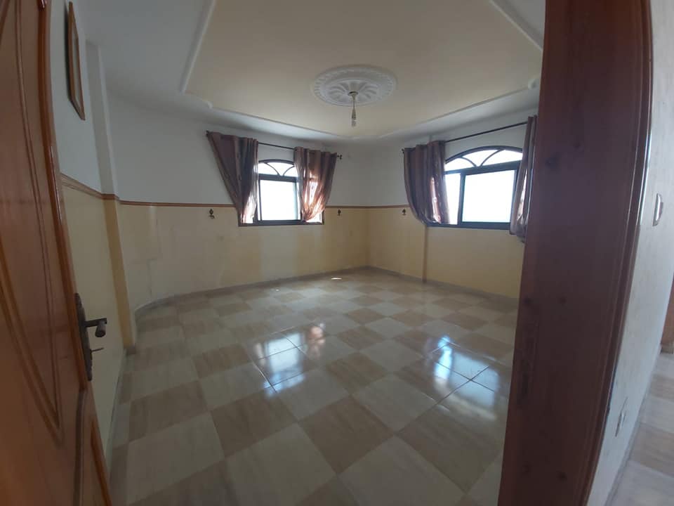 عمارة للإيجار قرب برشلونة 