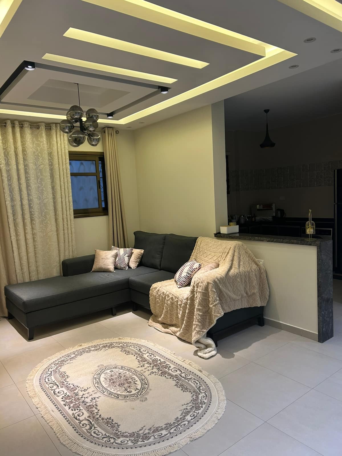 منزل للبيع بناء حديث - ميدان الشهداء