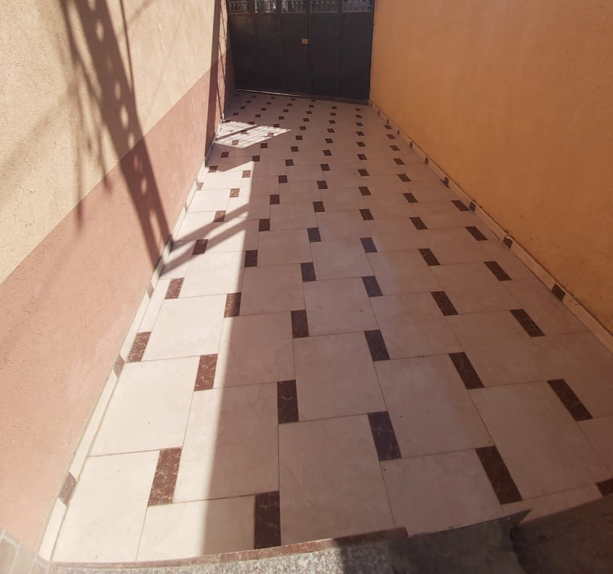 عمارة للإيجار قرب برشلونة 