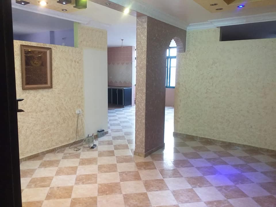 شقة كبيرة جاهزة للبيع الكاش