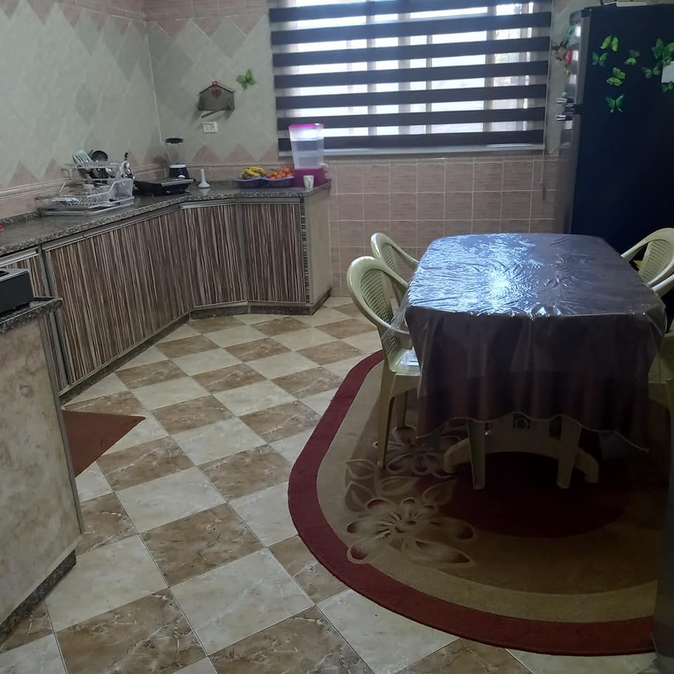 شقة كبيرة جاهزة للبيع الكاش