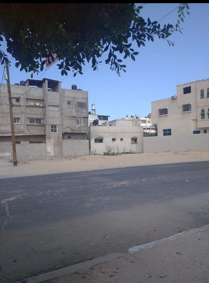  قطعة أرض للبيع وسط البلد 
