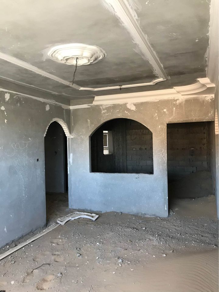 شقة عظم للبيع في عمارة المستقل