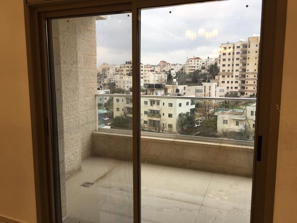 شقه  فارغة للإيجار قرب شارع القدس