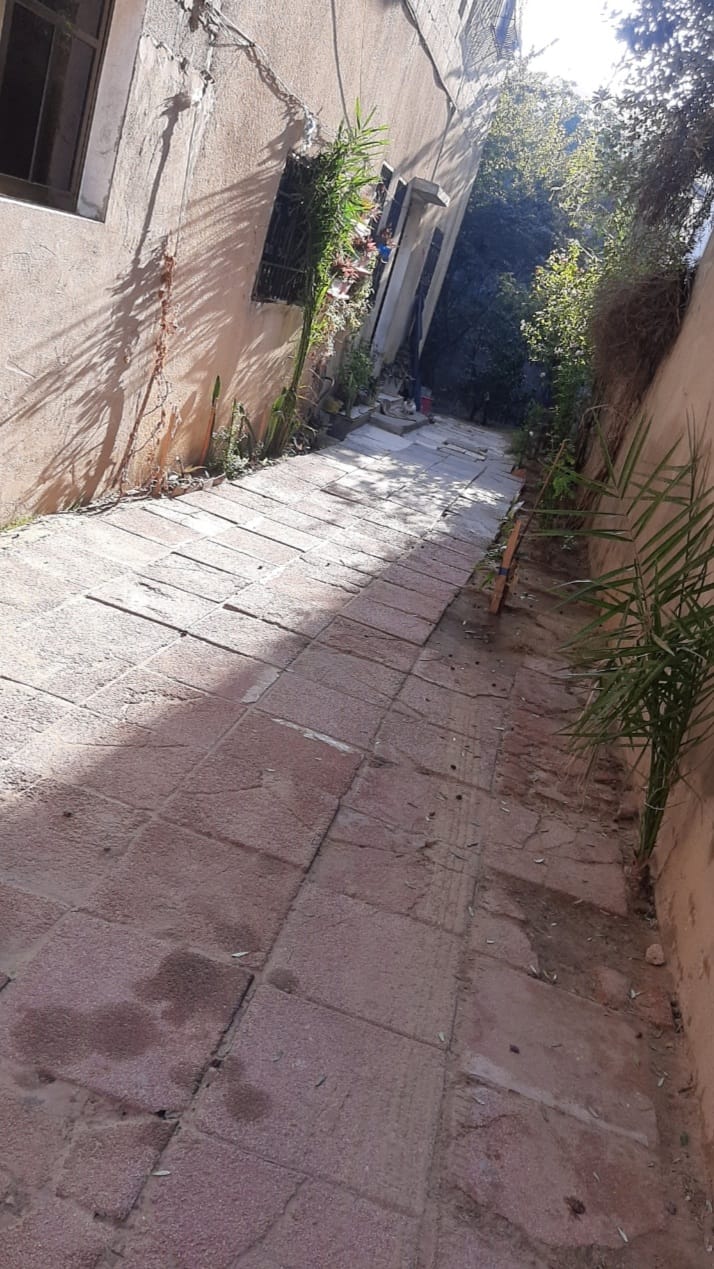 بيت للبيع بالقرب من شركة الكهرباء القديمة
