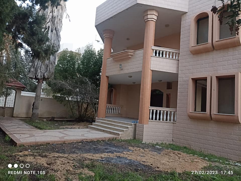 فيلا في مكان استراتيجي للبيع