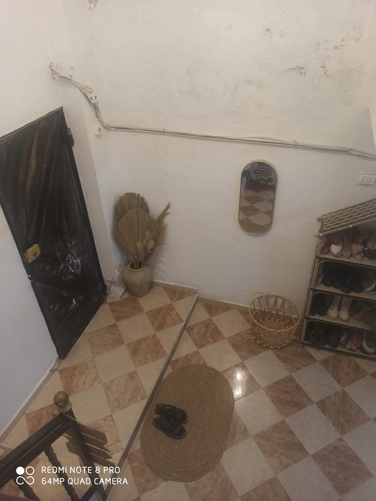 شقة أرضية خلف الهلال الأحمر 