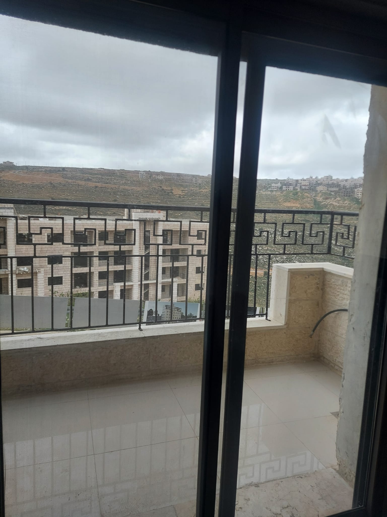 شقة غير مفروشة للإيجار 